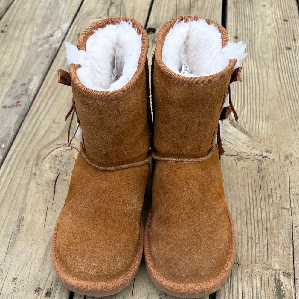 Koolaburra by UGG chestnut boots - Picture 2 of 7